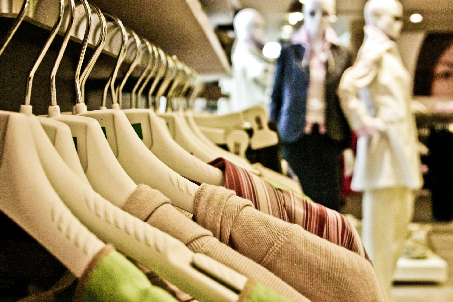O brechó terá roupas seminovas e acessórios a preços mais em conta. Foto: VisualHunt. O brechó terá roupas seminovas e acessórios a preços mais em conta. Foto: VisualHunt.
