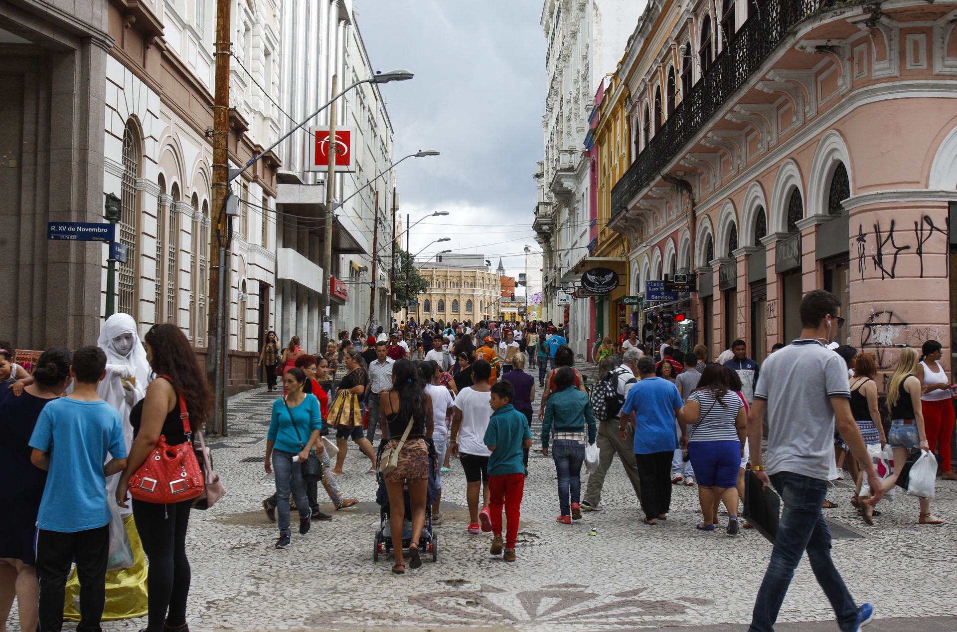 Paraná tem 20% de redução nas taxas de mortalidade decorrentes por aids (Foto: Daniel Castellano / arquivo / Gazeta do Povo) 