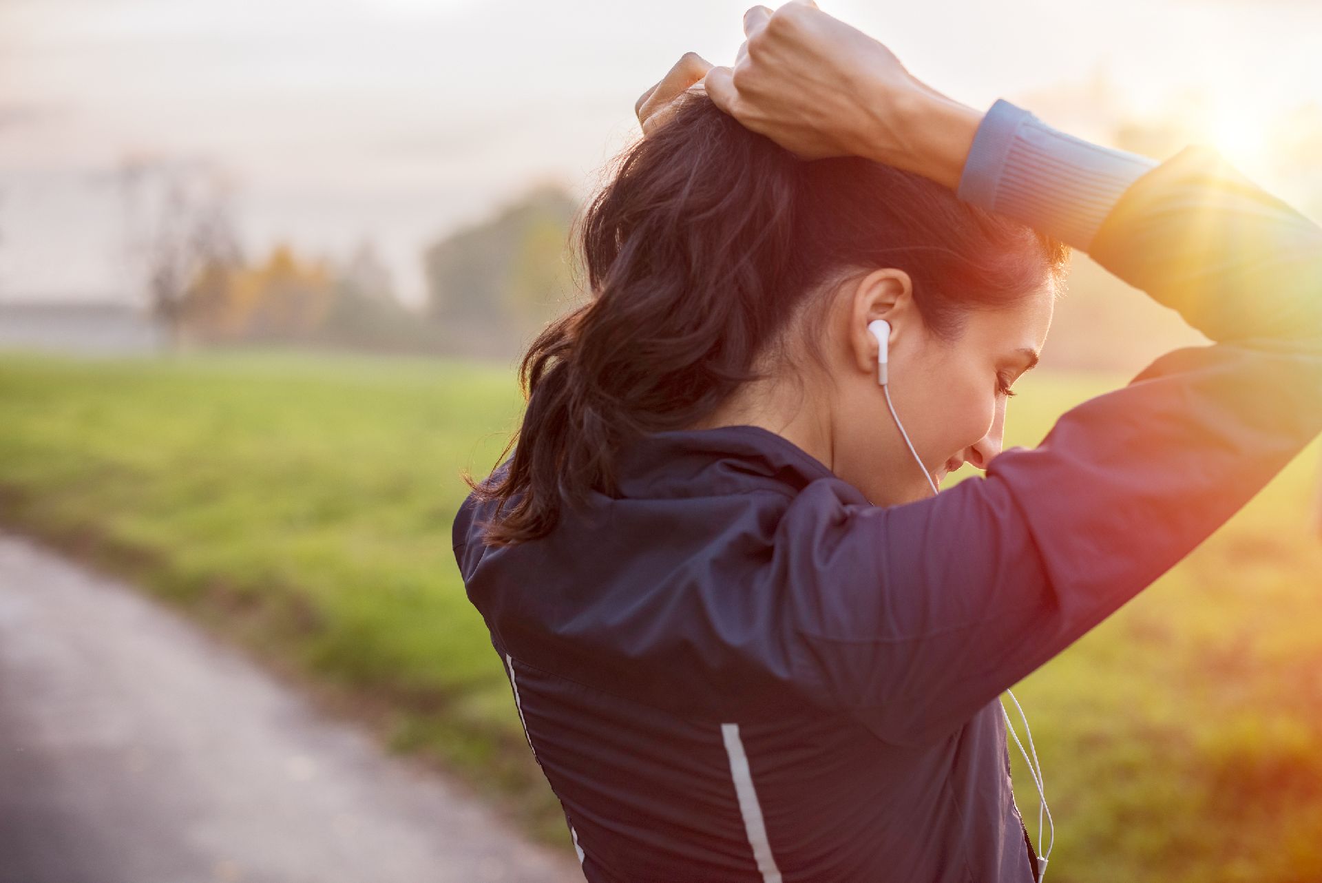 Algumas dicas podem ajudar a amenizar os sintomas e deixar o corpo mais bem preparado para o período de oscilação. Foto: Bigstock