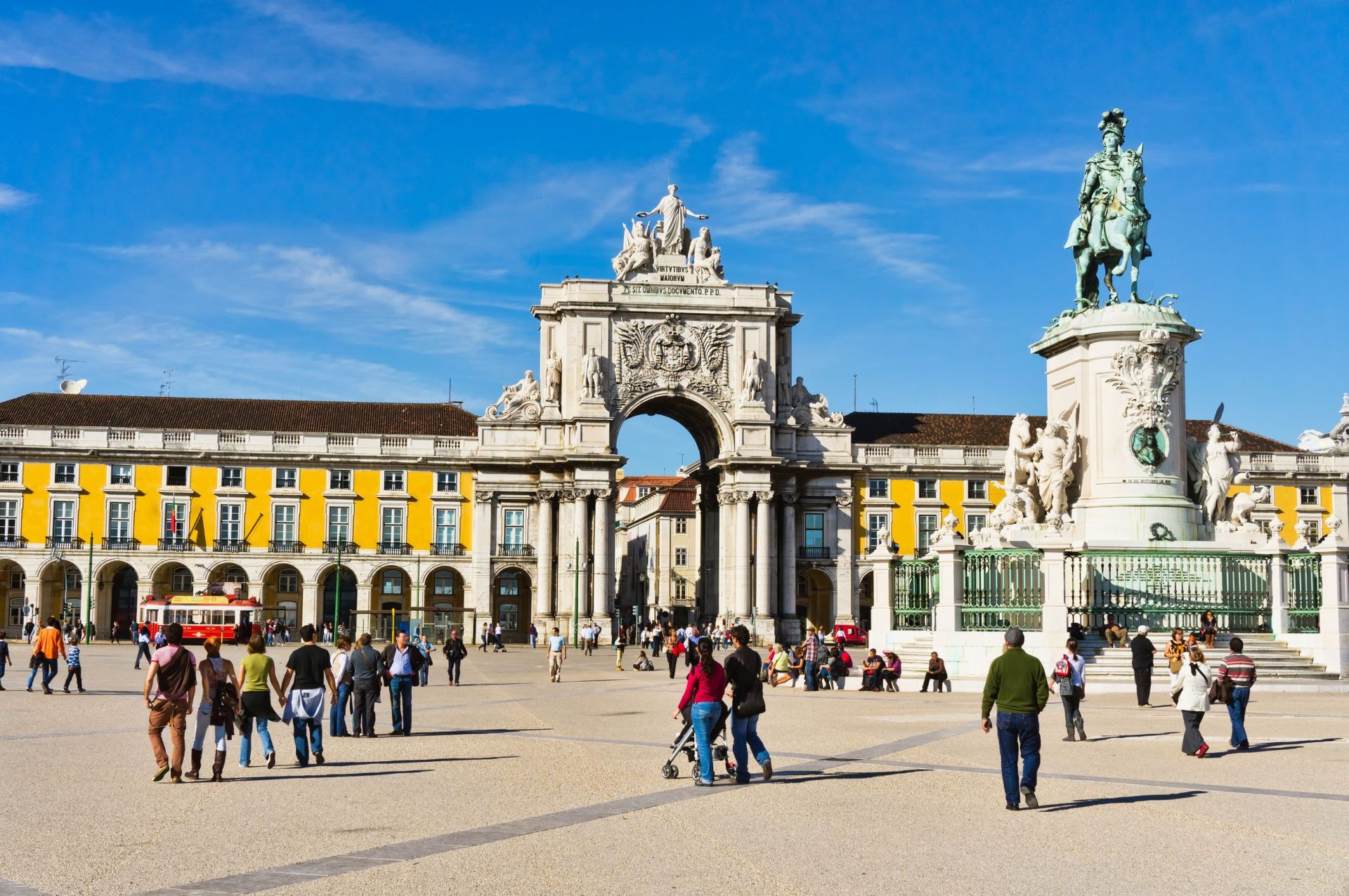 Governo português prometeu agilidade após sobrecarga do sistema. Centenas de pedidos ficaram parados, em outubro.  Foto: Lisboa/Bigstock