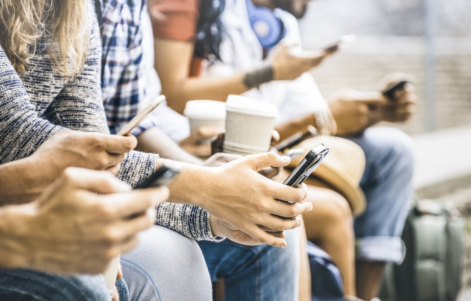 Visualizações curiosas no Instagram, Snapchat e Twitter podem empolgar quando vêm do parceiro ou daquele que tem grandes chances de ocupar essa posição, mas geram confusão quando vêm de um amor não correspondido. Foto: Bigstock Visualizações curiosas no Instagram, Snapchat e Twitter podem empolgar quando vêm do parceiro ou daquele que tem grandes chances de ocupar essa posição, mas geram confusão quando vêm de um amor não correspondido. Foto: Bigstock