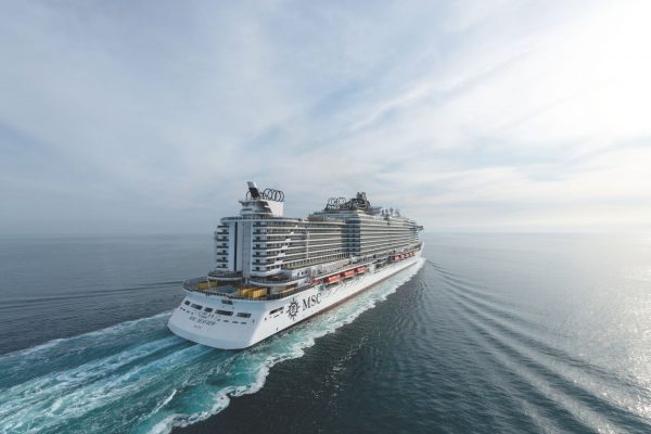 Suspeita de rubéola coloca tripulantes de transatlântico no Brasil em quarentena MSC Seaview é um das maiores navios no Brasil. Foto: Divulgação.
