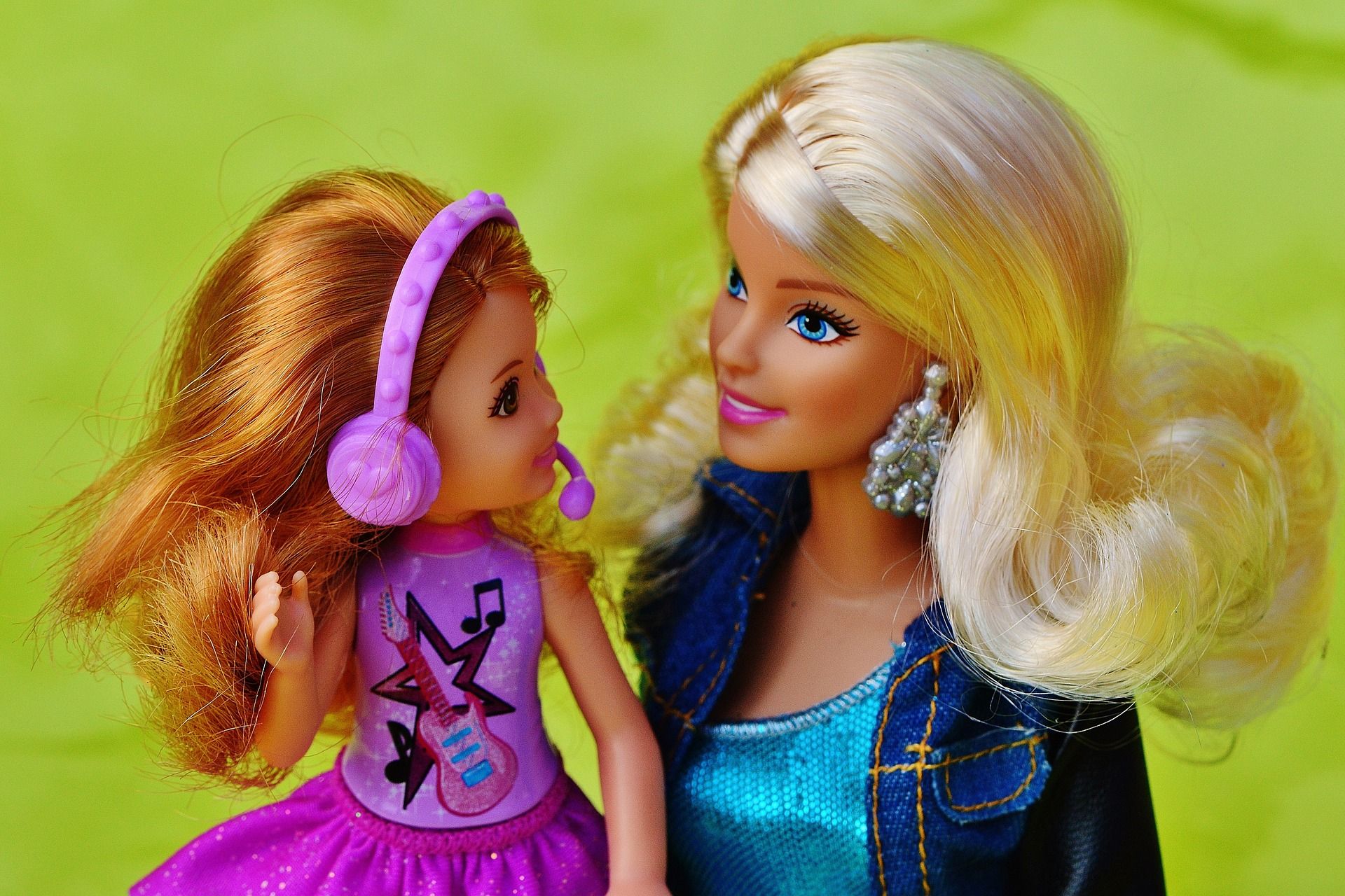 Queda nas ações da fabricante das bonecas Barbie poderia ser mais que reflexo de uma crise econômica? (Foto: Pixabay)