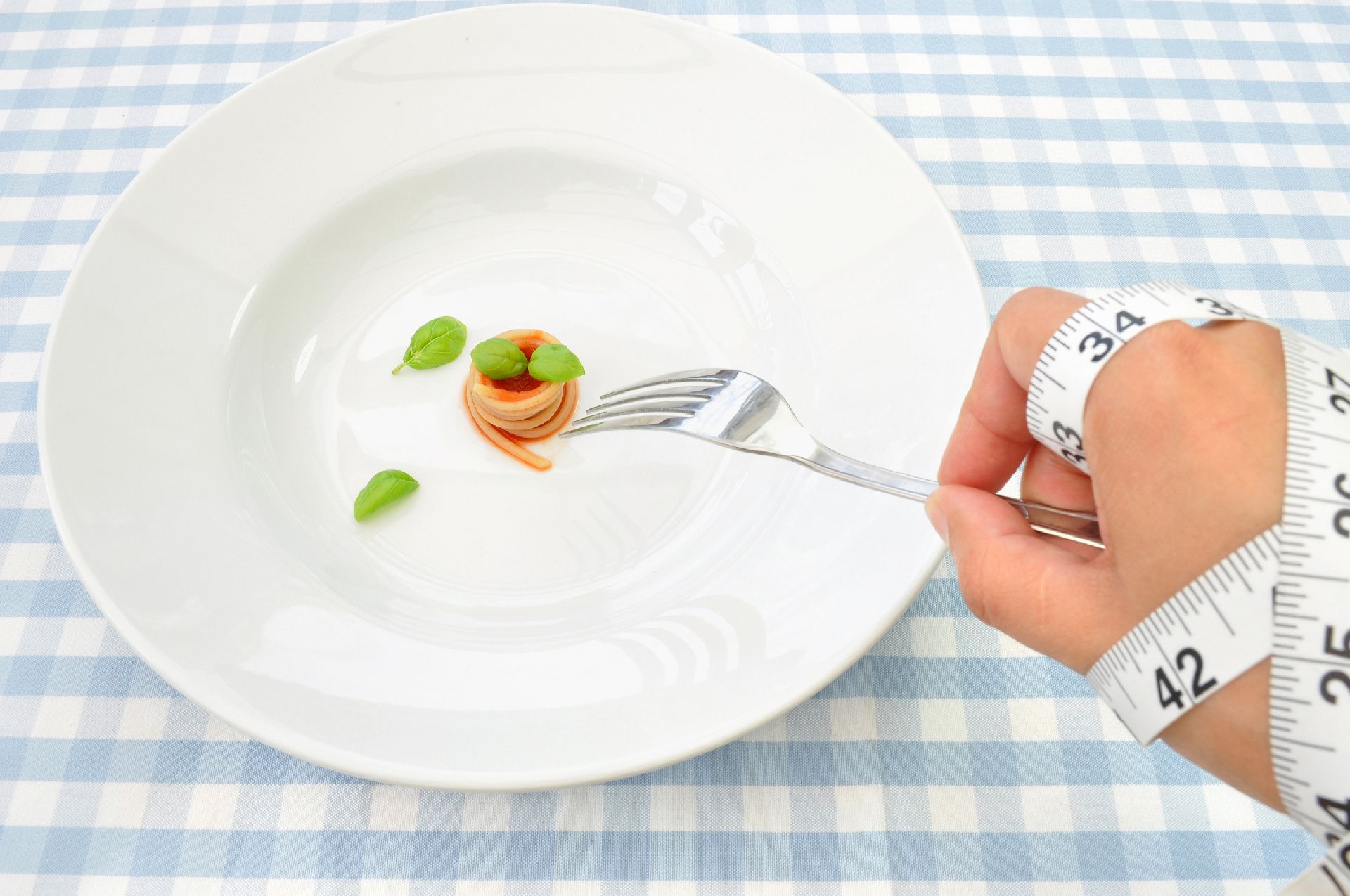 Comer pouco engordar não é uma desculpa. A responsabilidade pode ser  de uma distorção do quanto seria esse "pouco". Foto: Bigstock.