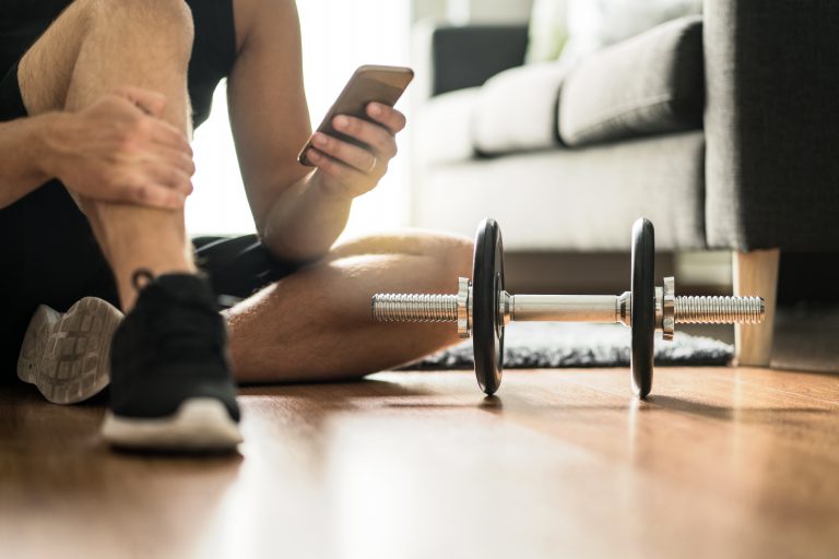 Sistemas de pontuação e profissionais online para consulta são algumas das vantagens oferecidas pelos apps de exercícios. Foto: Bigstock