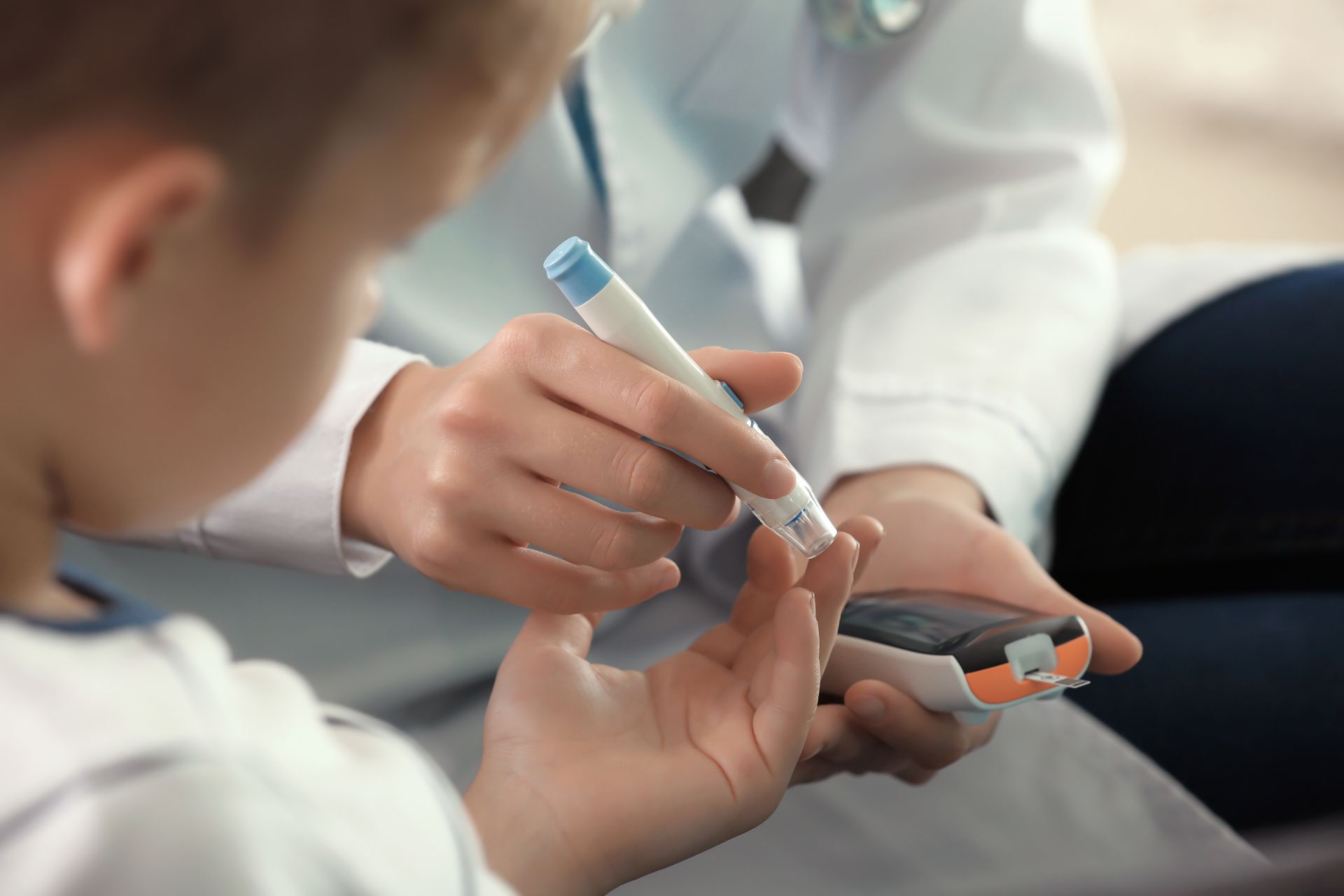 O Spike, criado para o manejo dos níveis de açúcar no sangue em diabéticos do tipo 1, que precisam usar insulina diariamente, deixou de funcionar no dia 4 de abril. A situação tem atrapalhado a vida de famílias com crianças diabéticas e causado comoção em grupos de pacientes no Facebook. Foto: Bigstock