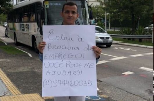 Mudança no cartaz foi fundamental para jovem conquistar o tão sonhado emprego. Foto: arquivo pessoal. Mudança no cartaz foi fundamental para jovem conquistar o tão sonhado emprego. Foto: arquivo pessoal.