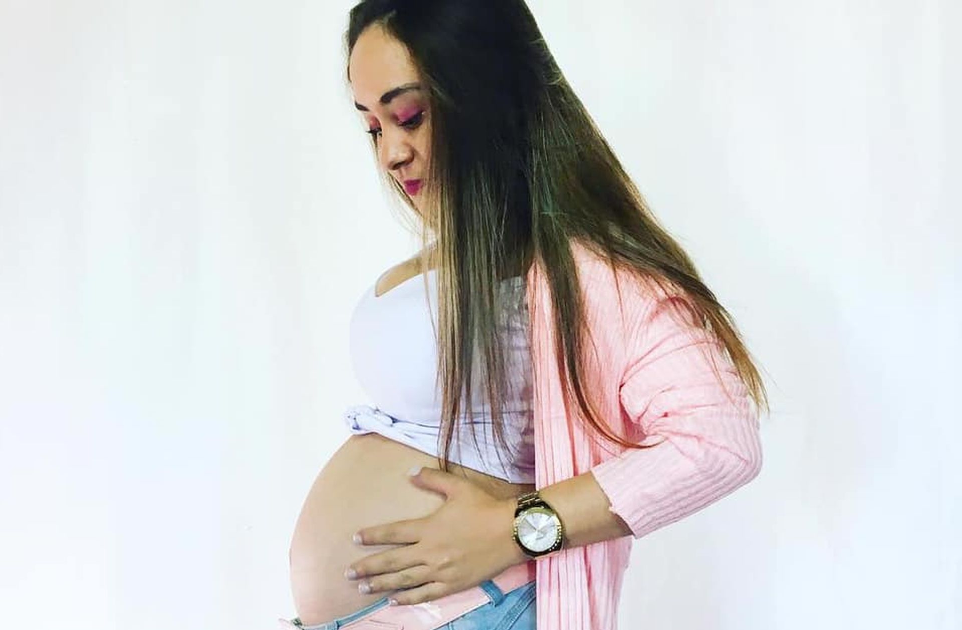 Jéssica sofria com cardiopatia e hipertensão pulmonar, o que dificulta o envio do sangue para o corpo e para o bebê.  Foto: Reprodução/Facebook