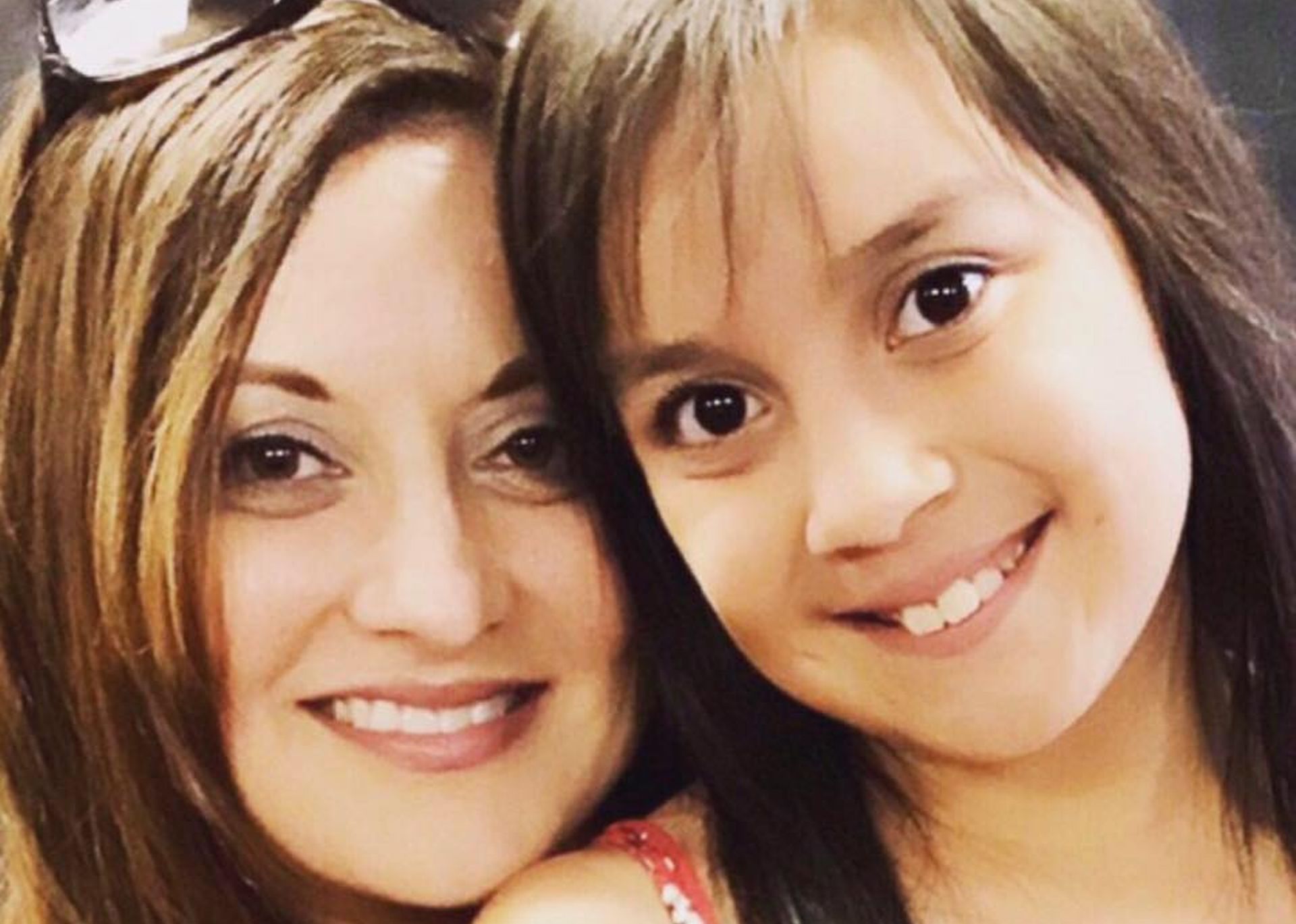 A menina tinha alergia à proteína do leite e a mãe lia todos os rótulos dos produtos que a família consumia, mas não imaginou que a pasta de dentes continha traços do produto. Foto: Reprodução/Facebook