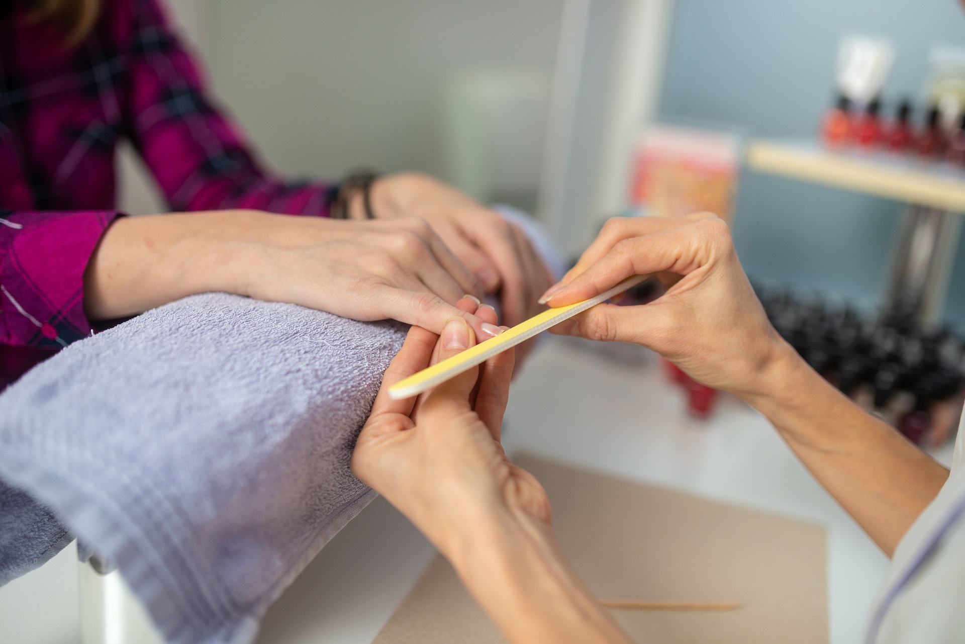 O salão é um bom espaço para a iniciativa porque é um lugar onde as mulheres sentem confiança. Foto: Bigstock. O salão é um bom espaço para a iniciativa porque é um lugar onde as mulheres sentem confiança. Foto: Bigstock.