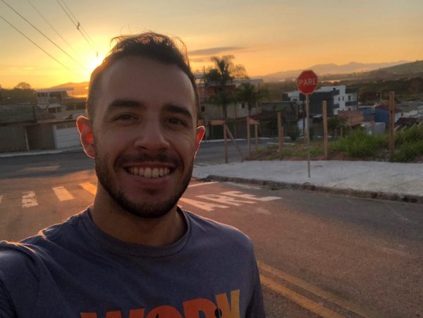O Clube das 5 da Manhã: as pessoas que madrugam em busca de produtividade Lucas Domingues é adepto da prática há mais de dois anos, e aproveita as horas extras para exercitar-se. Foto: arquivo pessoal.