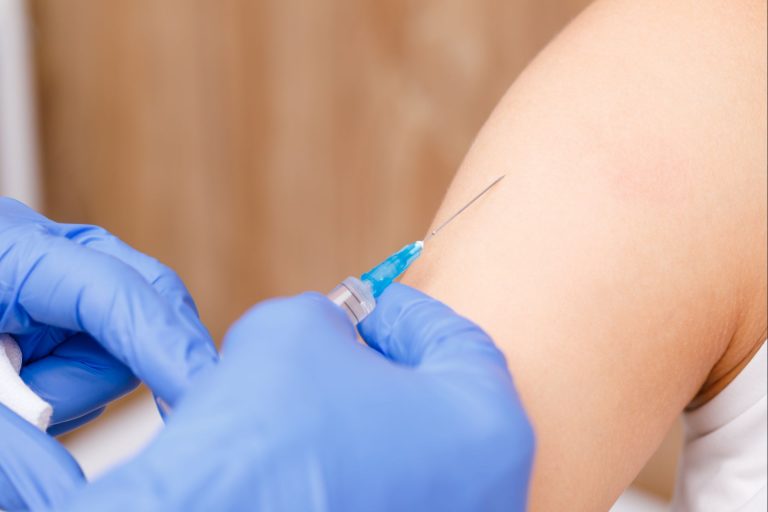 Única forma de prevenção ao sarampo é através da vacinação Foto: Bigstock.