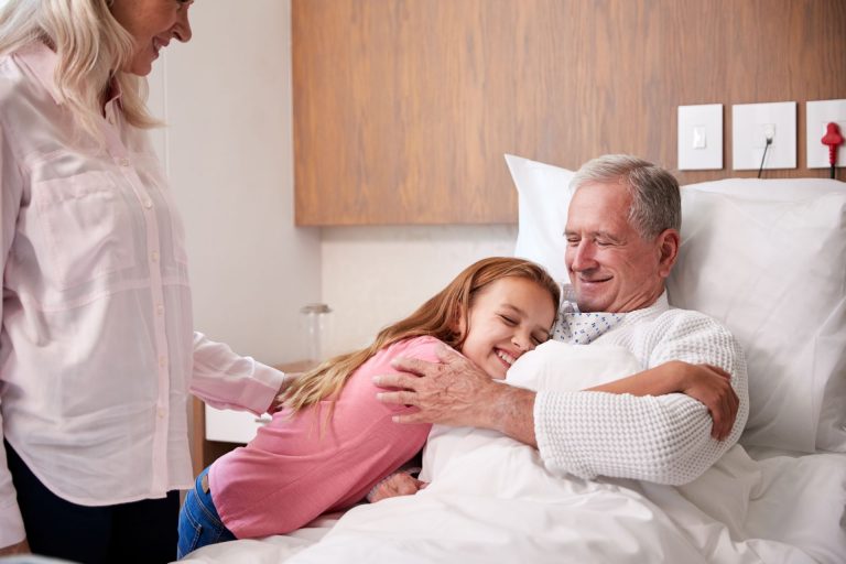 Projeto de lei que prevê direito de crianças e adolescentes em visitarem pais hospitalizados segue em discussão na Câmara Federal Foto: Bigstock.
