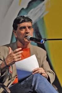 O inventa-língua Wilson Bueno