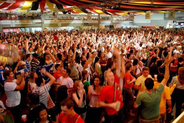 Cinco dicas para curtir a Oktoberfest, que começa nesta quinta-feira Cinco dicas para curtir a Oktoberfest, que começa nesta quinta-feira