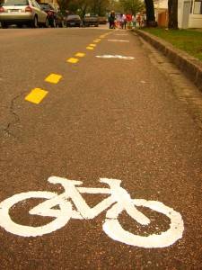 Liminar suspende efeitos de multa por “crime ambiental” contra pintura de ciclofaixa