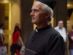 Padre, use batina: a ciência recomenda!