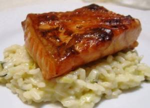 Um salmão defumado em casa. Incrível e muito fácil de fazer