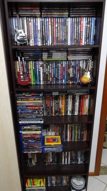 São cerca de 400 títulos, a grande maioria de shows de rock'n roll e blues.