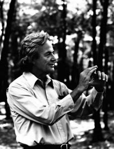 Como um cientista pode crer em Deus? A resposta de Richard Feynman