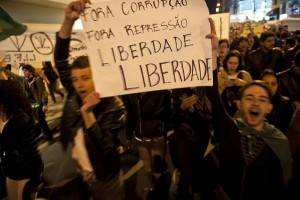 Mídias sociais e outras possibilidades de participação
