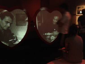 Exposição tem 16 ambientes que retratam cenários e climas de filmes de Stanley Kubrick. Exposição tem 16 ambientes que retratam cenários e climas de filmes de Stanley Kubrick.