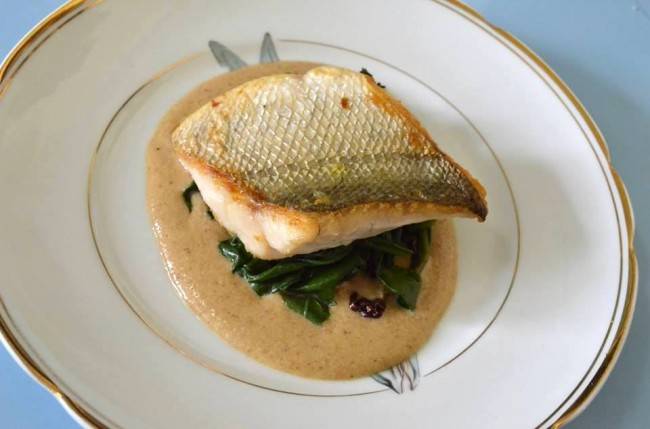 Robalo uva passa espinafre pinolis 2