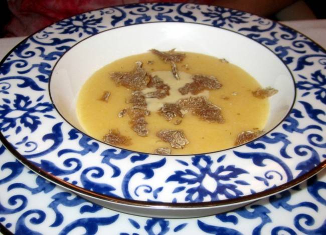 Polenta cremosa com trufas