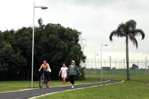 Parque Guairacá: cesde o início da gestão Fruet, Curitiba ganhou 1,3 km de ciclovia compartilhada. (Foto: Luiz Costa/SMCS)