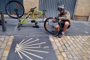 Bike Compostela: um pneu furado e uma lição do Caminho