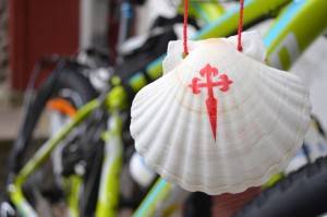 Símbolo da peregrinação pelo Caminho de Santiago de Compostela.