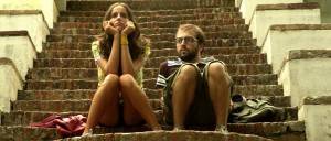 DR na faculdade: trama acompanha despedida de casal e suas memórias afetivas. DR na faculdade: trama acompanha despedida de casal e suas memórias afetivas.