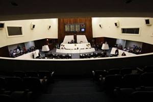 Veja os livros favoritos dos deputados estaduais do Paraná