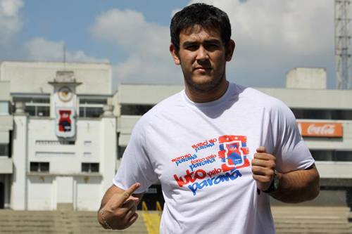 Lutador é patrocinado pela maior torcida organizada do Paraná (Foto: Divulgação/Paraná Clube)