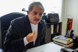 Lula publica receita de bolo para criticar os que pedem volta da ditadura