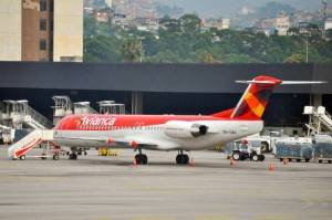 Fokker 100, matrícula PR-OAU, foi o usado para o último voo pela Avianca Brasil (Foto: Gustavo Ribeiro)