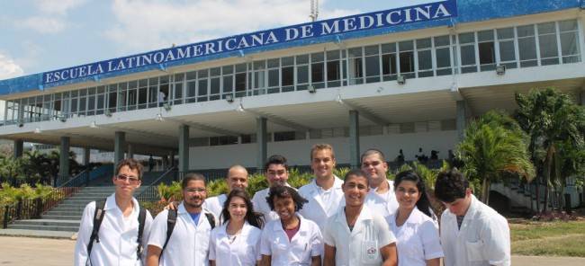Quem são os brasileiros que estudam Medicina em Cuba