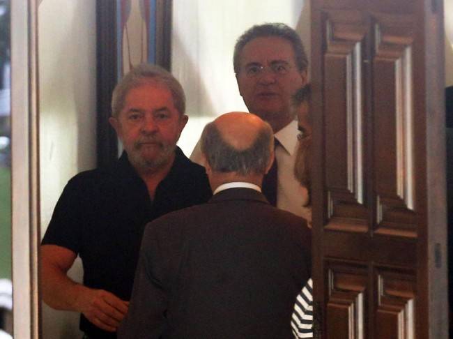 Lula chega à casa de Renan. Foto: Dida Sampaio/Estadão Conteúdo.