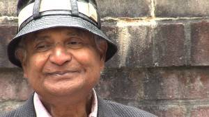 Amit Goswami, PhD em Física e "ativista quântico", estará em Curitiba em novembro para um congresso.