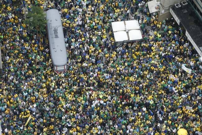 Manifestação em março: 200 mil pessoas nas ruas. Foto: Albari Rosa/Gazeta do Povo.