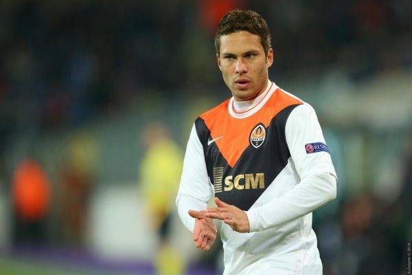 Marcos com a camisa do Shakhtar Donetsk-UCR