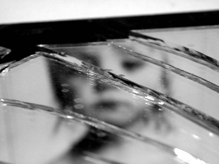 Movimento pró-pedofilia não é teoria a conspiração Fonte: Free Images / Katherine Evans