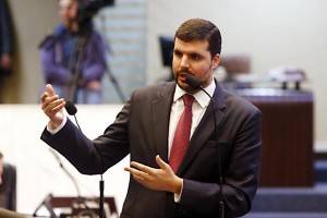Grupo de Beto Richa só perde eleição se for burro, diz presidente do DEM