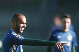 Futebol ‘está chato’ e a ‘proibição’ de Alecsandro, do Coritiba, não teve graça Futebol ‘está chato’ e a ‘proibição’ de Alecsandro, do Coritiba, não teve graça