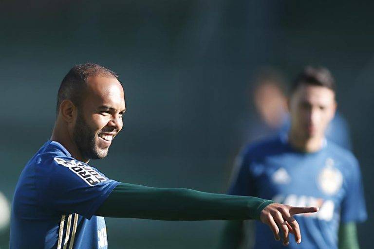 Futebol ‘está chato’ e a ‘proibição’ de Alecsandro, do Coritiba, não teve graça Futebol ‘está chato’ e a ‘proibição’ de Alecsandro, do Coritiba, não teve graça