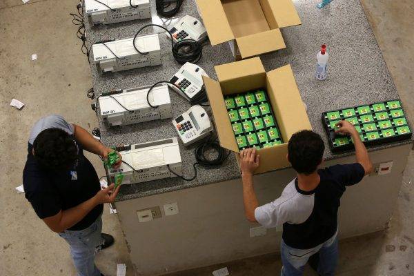 Urnas eletrônicas no TRE-MT, em Cuiabá. (Foto: Roberto Jayme/Ascom/TSE)