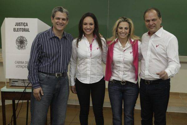 A candidata Cida Borghetti (PP), ao casar-se com o deputado federal Ricardo Barros (PP), passou a integrar uma dinastia da política paranaense (Foto: Paulo Matias/Gazeta do Povo)