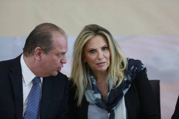 Ricardo Barros e Cida Borghetti. Foto: Marcelo Andrade/Gazeta do Povo.