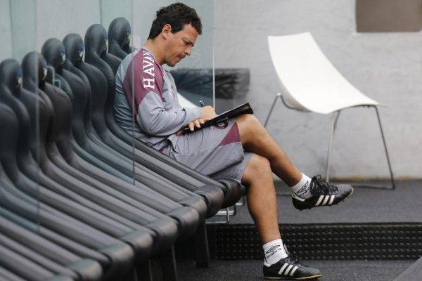Técnico do Atlético, Fernando Diniz. Foto: Felipe Rosa / Tribuna do Parana - AGP