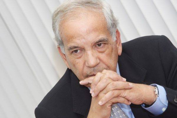 Aos 73 anos, fundador do grupo Positivo vai mesmo estrear em eleições